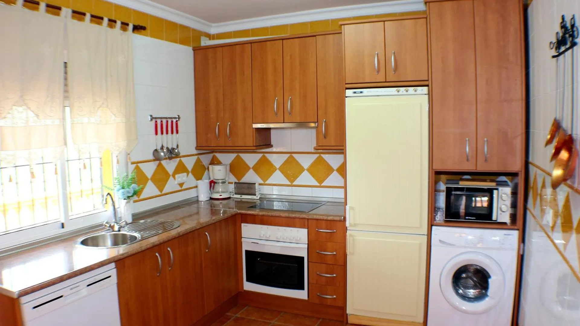 El Ranchito, Playa A 10 Min, Piscina, Bbq, Chimenea, Vistas, Terraza, Aparcamiento Villa Torrox